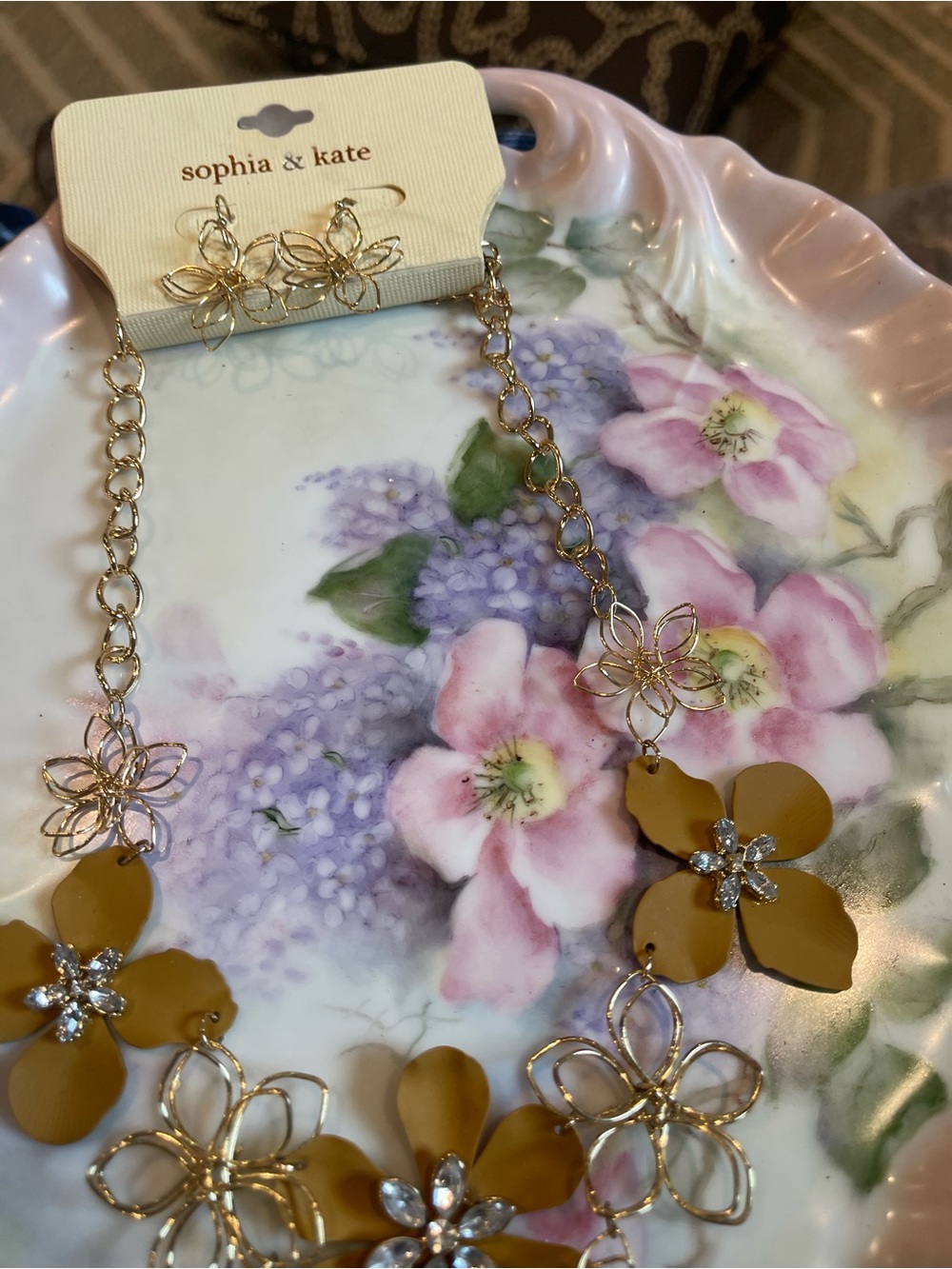 Gold Floral Statement Necklace and earrings - Mustard /Tan Yellow - Picture 3 of 5